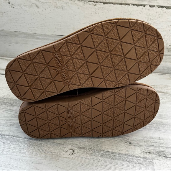 MINNETONKA Brown Suede Boots Size 6 - Picture 11 of 11